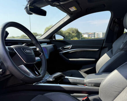 Белый Ауди E-Tron, объемом двигателя 0 л и пробегом 46 тыс. км за 32800 $, фото 12 на Automoto.ua