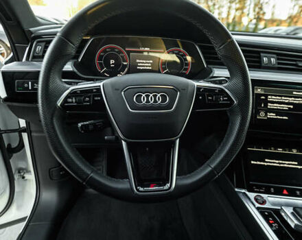 Белый Ауди E-Tron, объемом двигателя 0 л и пробегом 73 тыс. км за 46990 $, фото 43 на Automoto.ua