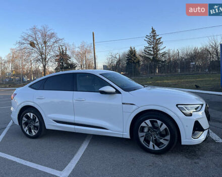 Белый Ауди E-Tron, объемом двигателя 0 л и пробегом 57 тыс. км за 32200 $, фото 11 на Automoto.ua
