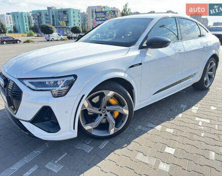 Белый Ауди E-Tron, объемом двигателя 0 л и пробегом 62 тыс. км за 48100 $, фото 10 на Automoto.ua