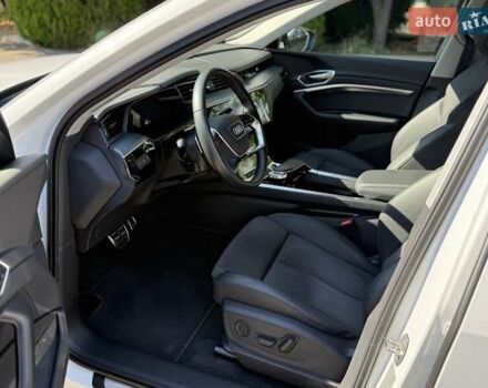 Білий Ауді E-Tron, об'ємом двигуна 0 л та пробігом 16 тис. км за 44900 $, фото 11 на Automoto.ua