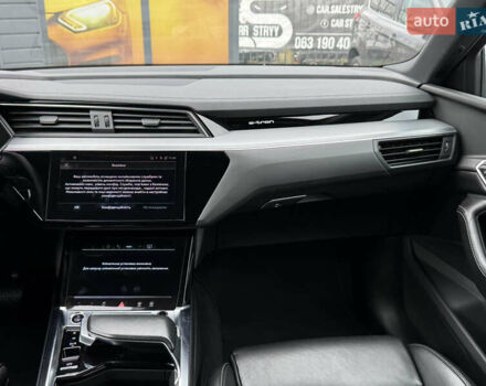 Белый Ауди E-Tron, объемом двигателя 0 л и пробегом 144 тыс. км за 29999 $, фото 46 на Automoto.ua