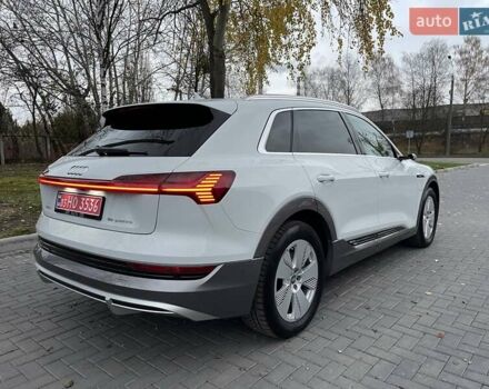 Білий Ауді E-Tron, об'ємом двигуна 0 л та пробігом 76 тис. км за 33600 $, фото 2 на Automoto.ua
