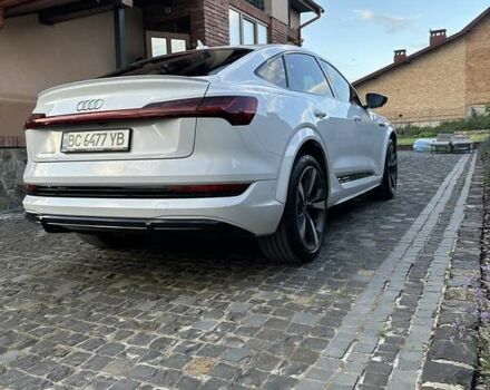 Белый Ауди E-Tron, объемом двигателя 0 л и пробегом 60 тыс. км за 48000 $, фото 4 на Automoto.ua