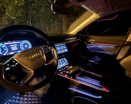 Белый Ауди E-Tron, объемом двигателя 0 л и пробегом 50 тыс. км за 38000 $, фото 1 на Automoto.ua
