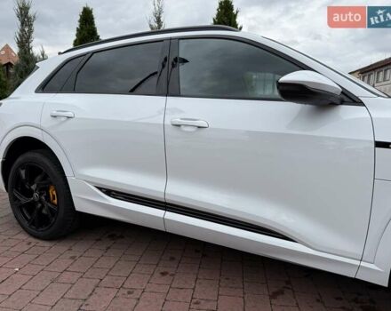 Белый Ауди E-Tron, объемом двигателя 0 л и пробегом 140 тыс. км за 31449 $, фото 28 на Automoto.ua