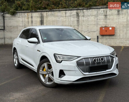 Белый Ауди E-Tron, объемом двигателя 0 л и пробегом 35 тыс. км за 29999 $, фото 1 на Automoto.ua