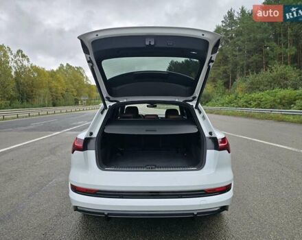 Белый Ауди E-Tron, объемом двигателя 0 л и пробегом 68 тыс. км за 39999 $, фото 30 на Automoto.ua