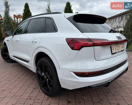 Белый Ауди E-Tron, объемом двигателя 0 л и пробегом 140 тыс. км за 31449 $, фото 51 на Automoto.ua