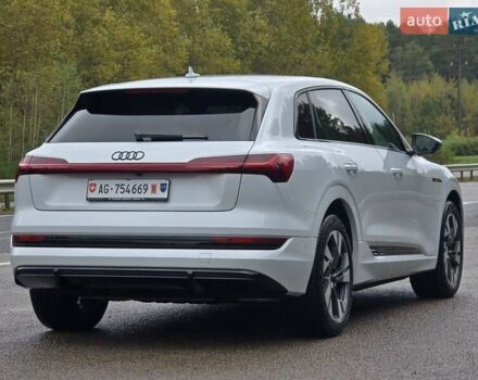 Белый Ауди E-Tron, объемом двигателя 0 л и пробегом 68 тыс. км за 39999 $, фото 5 на Automoto.ua