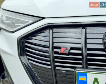 Белый Ауди E-Tron, объемом двигателя 0 л и пробегом 97 тыс. км за 42900 $, фото 4 на Automoto.ua
