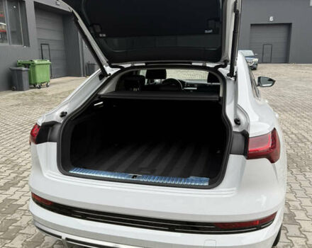 Белый Ауди E-Tron, объемом двигателя 0 л и пробегом 140 тыс. км за 33490 $, фото 39 на Automoto.ua