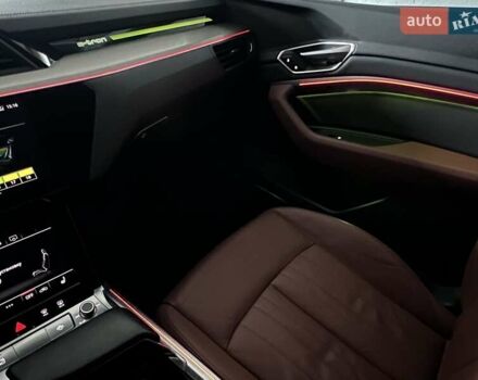 Білий Ауді E-Tron, об'ємом двигуна 0 л та пробігом 116 тис. км за 29750 $, фото 26 на Automoto.ua