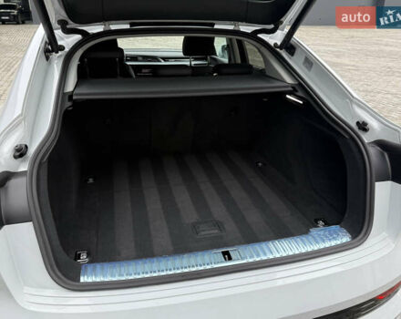 Белый Ауди E-Tron, объемом двигателя 0 л и пробегом 140 тыс. км за 33490 $, фото 37 на Automoto.ua