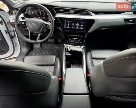 Белый Ауди E-Tron, объемом двигателя 0 л и пробегом 62 тыс. км за 48100 $, фото 34 на Automoto.ua