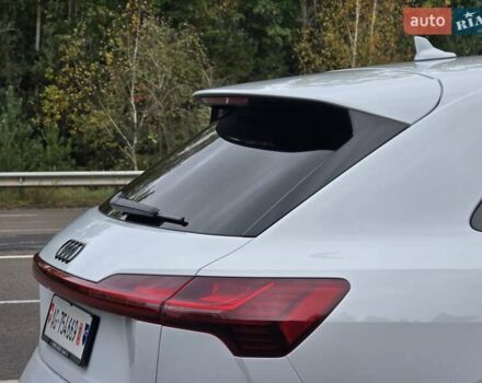 Белый Ауди E-Tron, объемом двигателя 0 л и пробегом 68 тыс. км за 39999 $, фото 28 на Automoto.ua