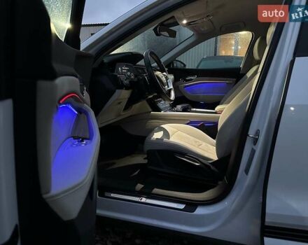Белый Ауди E-Tron, объемом двигателя 0 л и пробегом 82 тыс. км за 38400 $, фото 1 на Automoto.ua