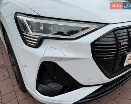 Белый Ауди E-Tron, объемом двигателя 0 л и пробегом 140 тыс. км за 31449 $, фото 68 на Automoto.ua