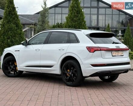 Белый Ауди E-Tron, объемом двигателя 0 л и пробегом 140 тыс. км за 31449 $, фото 47 на Automoto.ua
