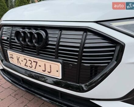 Белый Ауди E-Tron, объемом двигателя 0 л и пробегом 140 тыс. км за 31449 $, фото 71 на Automoto.ua