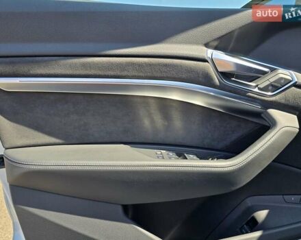 Белый Ауди E-Tron, объемом двигателя 0 л и пробегом 53 тыс. км за 44999 $, фото 51 на Automoto.ua