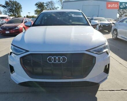 Белый Ауди E-Tron, объемом двигателя 0 л и пробегом 51 тыс. км за 21500 $, фото 4 на Automoto.ua