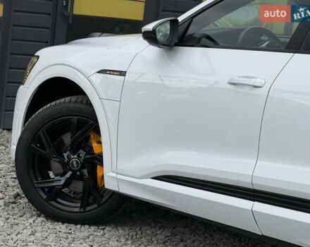 Белый Ауди E-Tron, объемом двигателя 0 л и пробегом 144 тыс. км за 29999 $, фото 21 на Automoto.ua