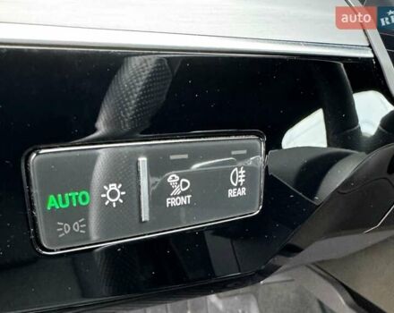 Белый Ауди E-Tron, объемом двигателя 0 л и пробегом 62 тыс. км за 48100 $, фото 50 на Automoto.ua