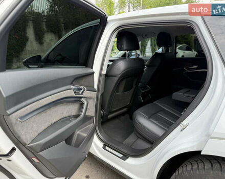 Білий Ауді E-Tron, об'ємом двигуна 0 л та пробігом 35 тис. км за 29999 $, фото 51 на Automoto.ua