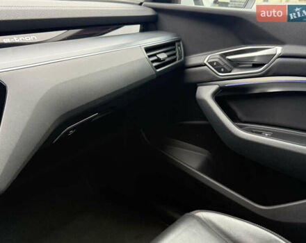 Белый Ауди E-Tron, объемом двигателя 0 л и пробегом 140 тыс. км за 33490 $, фото 26 на Automoto.ua