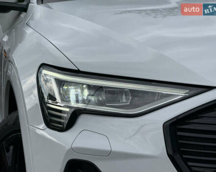 Белый Ауди E-Tron, объемом двигателя 0 л и пробегом 144 тыс. км за 29999 $, фото 15 на Automoto.ua