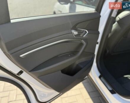 Білий Ауді E-Tron, об'ємом двигуна 0 л та пробігом 16 тис. км за 44900 $, фото 24 на Automoto.ua