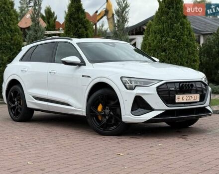 Белый Ауди E-Tron, объемом двигателя 0 л и пробегом 140 тыс. км за 31449 $, фото 16 на Automoto.ua
