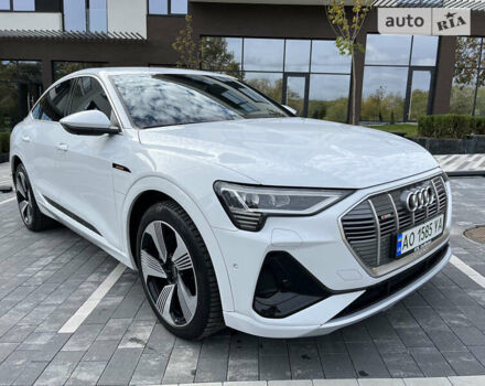 Білий Ауді E-Tron, об'ємом двигуна 0 л та пробігом 39 тис. км за 43499 $, фото 5 на Automoto.ua