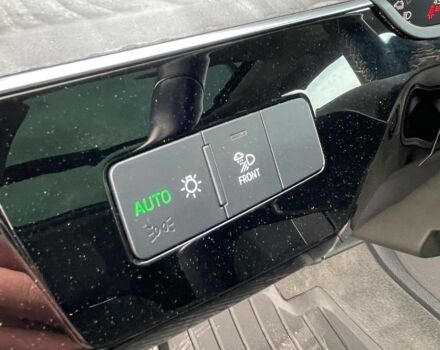 Білий Ауді E-Tron, об'ємом двигуна 0 л та пробігом 45 тис. км за 33000 $, фото 17 на Automoto.ua