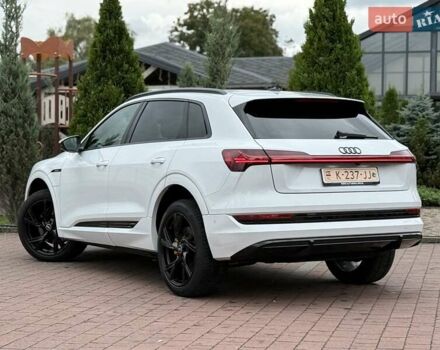 Белый Ауди E-Tron, объемом двигателя 0 л и пробегом 140 тыс. км за 31449 $, фото 49 на Automoto.ua