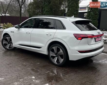 Білий Ауді E-Tron, об'ємом двигуна 0 л та пробігом 116 тис. км за 29750 $, фото 2 на Automoto.ua