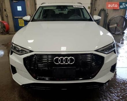 Білий Ауді E-Tron, об'ємом двигуна 0 л та пробігом 84 тис. км за 18500 $, фото 4 на Automoto.ua