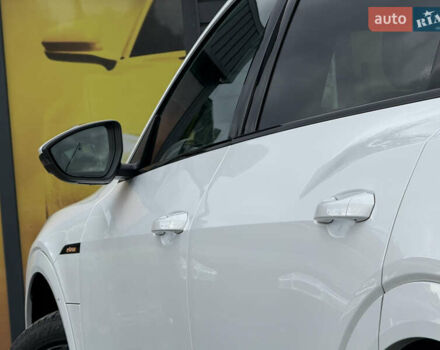 Белый Ауди E-Tron, объемом двигателя 0 л и пробегом 144 тыс. км за 29999 $, фото 24 на Automoto.ua