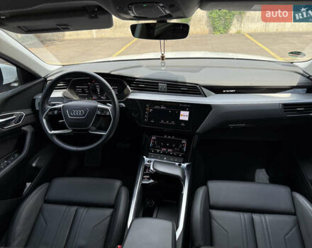 Білий Ауді E-Tron, об'ємом двигуна 0 л та пробігом 35 тис. км за 29999 $, фото 47 на Automoto.ua