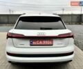 Білий Ауді E-Tron, об'ємом двигуна 0 л та пробігом 36 тис. км за 32500 $, фото 4 на Automoto.ua
