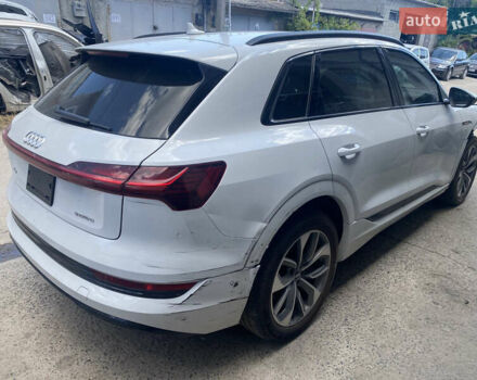 Белый Ауди E-Tron, объемом двигателя 0 л и пробегом 53 тыс. км за 14500 $, фото 2 на Automoto.ua