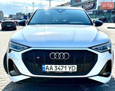 Белый Ауди E-Tron, объемом двигателя 0 л и пробегом 62 тыс. км за 48100 $, фото 1 на Automoto.ua