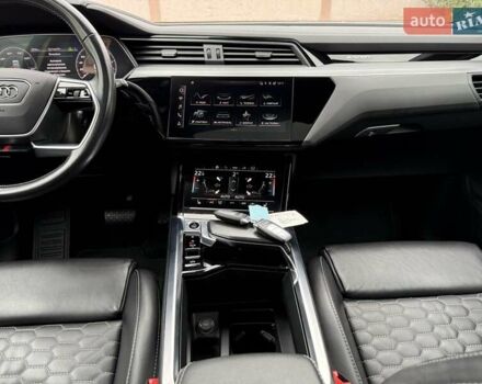 Белый Ауди E-Tron, объемом двигателя 0 л и пробегом 140 тыс. км за 31449 $, фото 125 на Automoto.ua