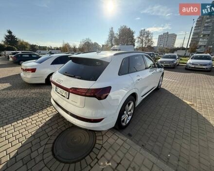 Ауді E-Tron 2021 у Львові на Automoto.ua Білий Ауді E-Tron, об'ємом двигуна 0 л та пробігом 38 тис. км за 32500 $, фото 3 на Automoto.ua