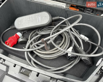 Білий Ауді E-Tron, об'ємом двигуна 0 л та пробігом 69 тис. км за 31500 $, фото 18 на Automoto.ua