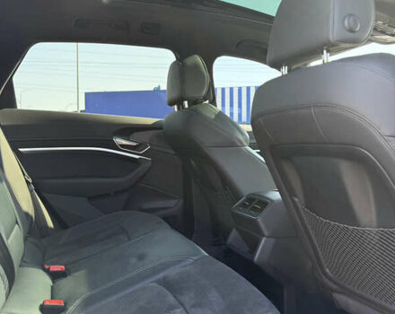 Белый Ауди E-Tron, объемом двигателя 0 л и пробегом 46 тыс. км за 32800 $, фото 16 на Automoto.ua