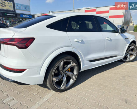 Белый Ауди E-Tron, объемом двигателя 0 л и пробегом 62 тыс. км за 48100 $, фото 14 на Automoto.ua