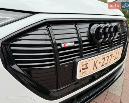 Белый Ауди E-Tron, объемом двигателя 0 л и пробегом 140 тыс. км за 31449 $, фото 24 на Automoto.ua