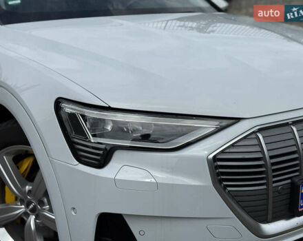 Білий Ауді E-Tron, об'ємом двигуна 0 л та пробігом 35 тис. км за 29999 $, фото 14 на Automoto.ua